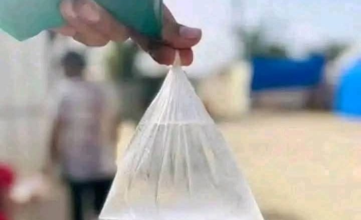 গাজায় পানির চরম সংকট: ২৫০ মিলিলিটার পানির দাম অর্ধেক ডলার