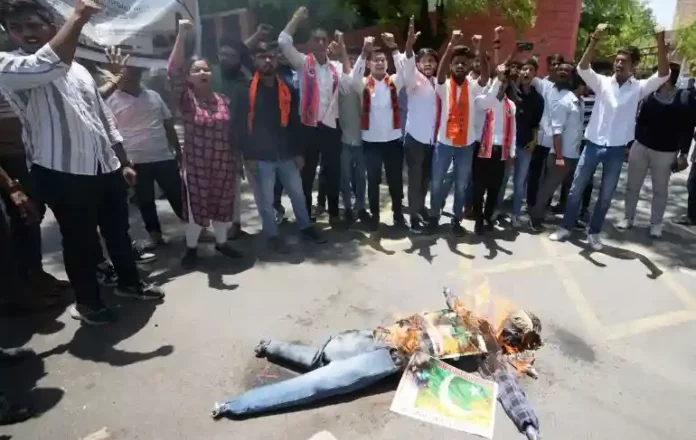 ভারতে অনলাইনে ভয়াবহ মুসলিমবিদ্বেষী গান ছড়াচ্ছে হিন্দুত্ববাদীরা